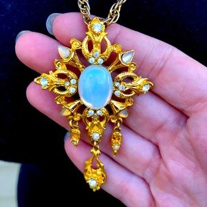 Estate jewelry vintage pendant necklace gold tone moon glow rhinestones ornate